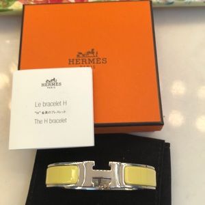 Hermès Yellow Clic H size PM 7”